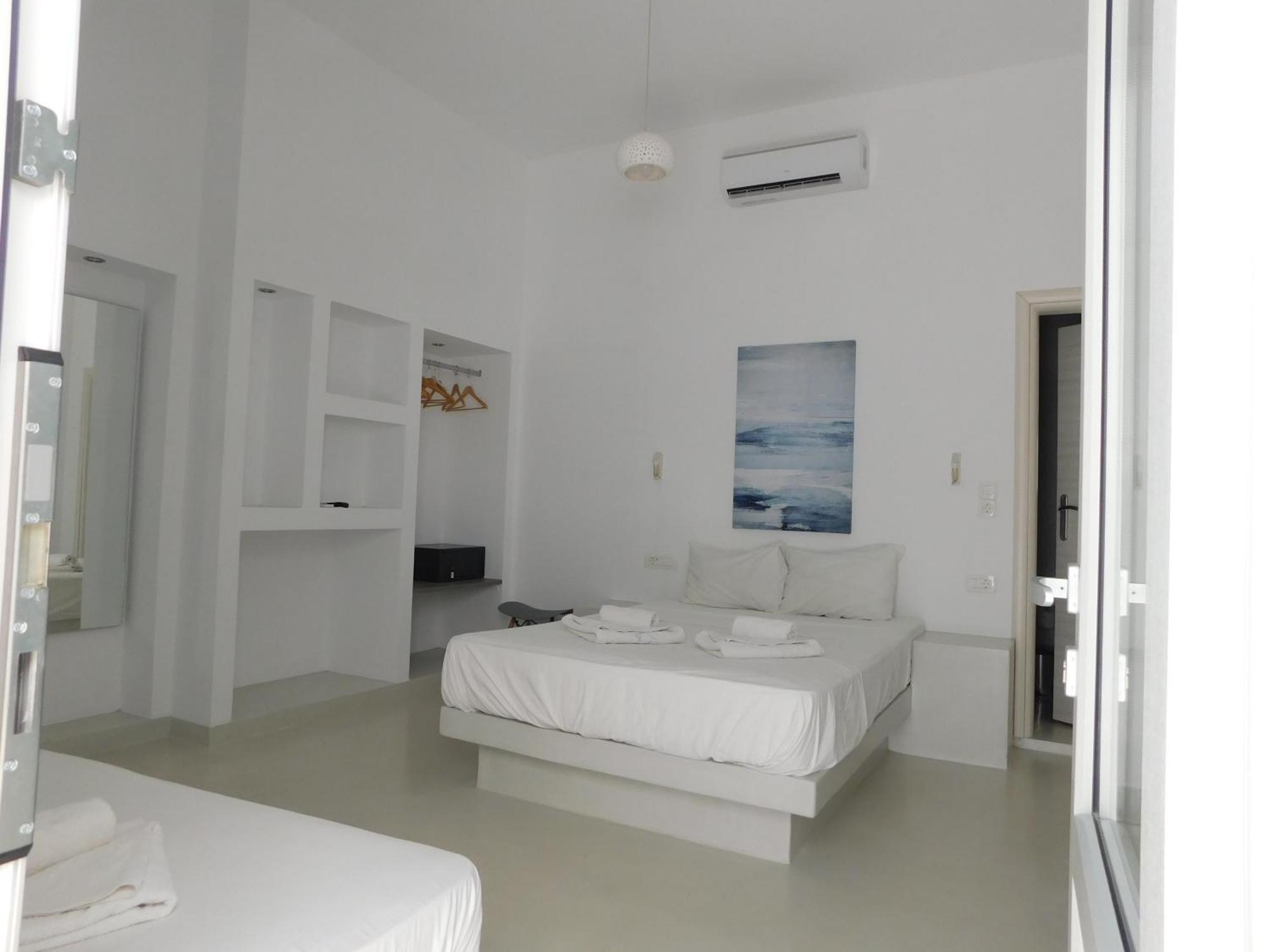 Fira Unique Rooms Екстериор снимка