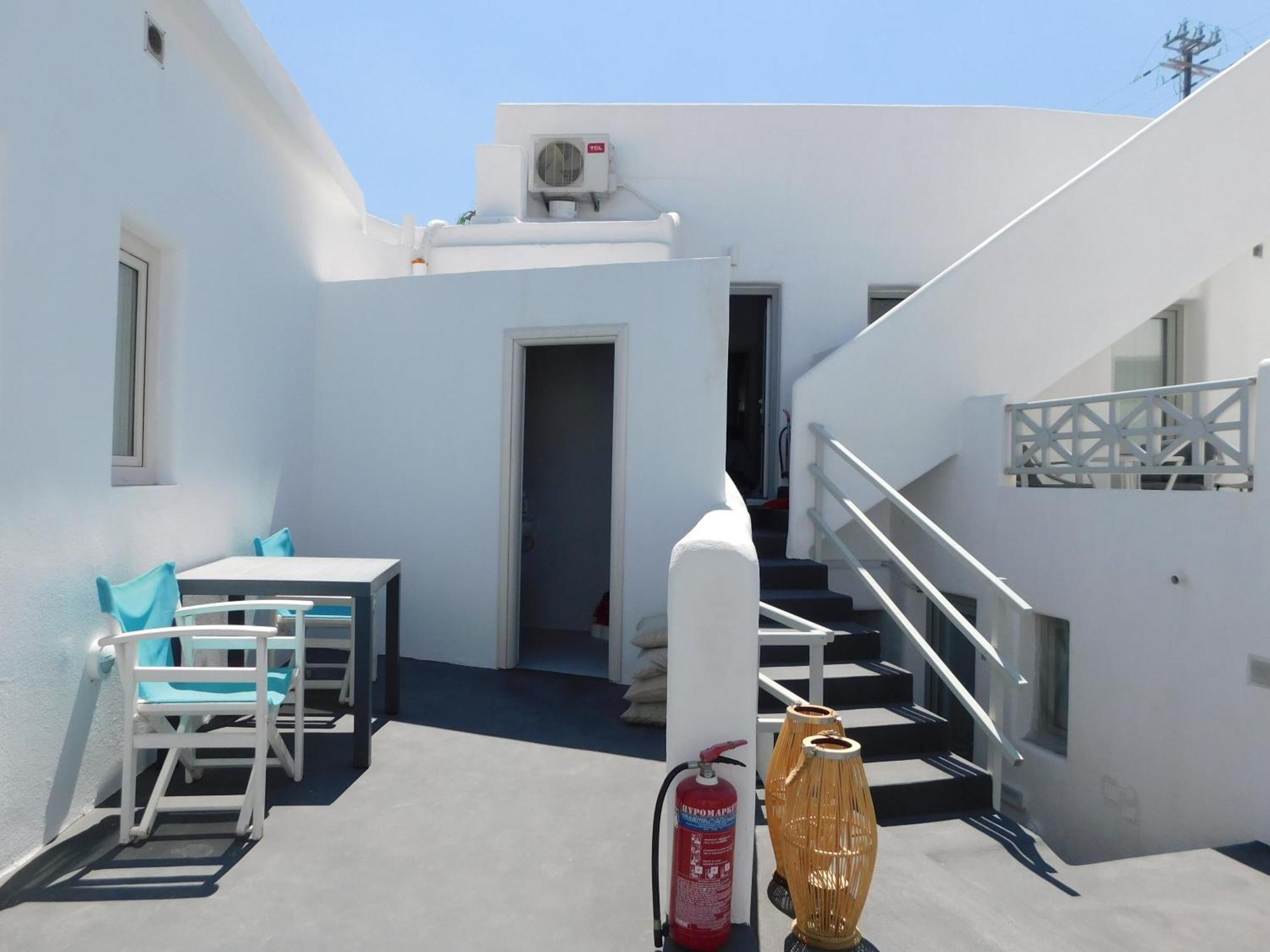 Fira Unique Rooms Екстериор снимка