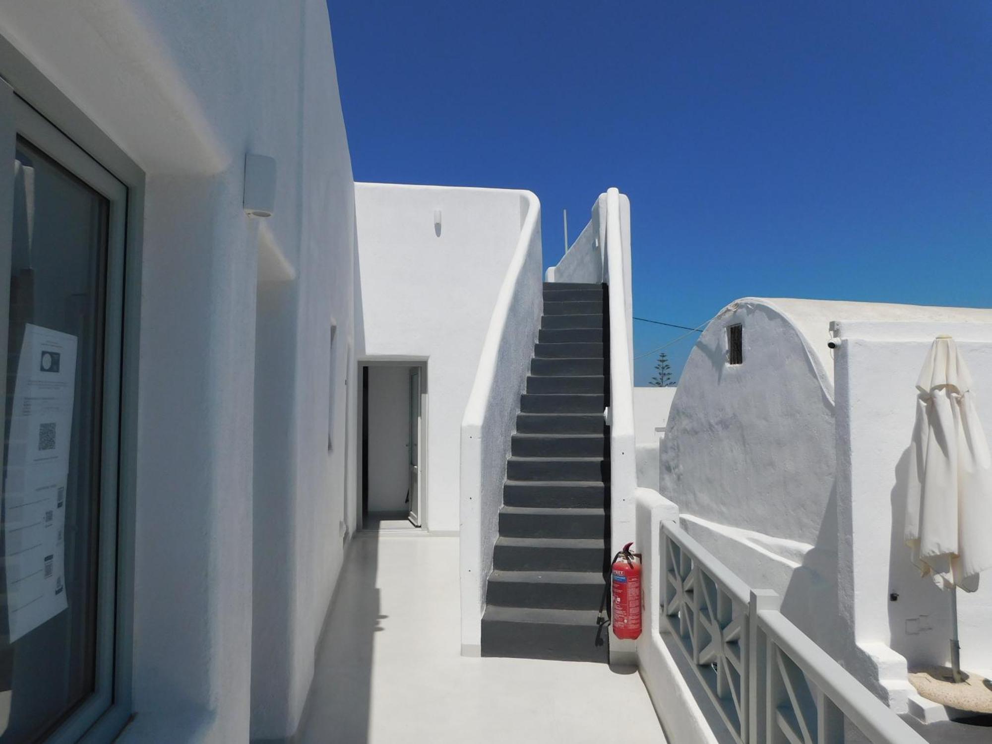 Fira Unique Rooms Екстериор снимка